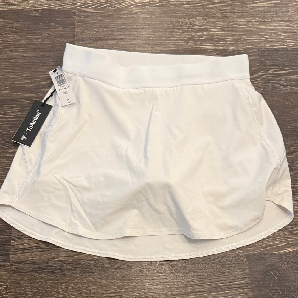 Aritzia White Skirt